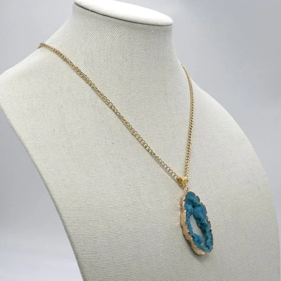 Necklace with blue natural quartz. - Picture 3 of 5